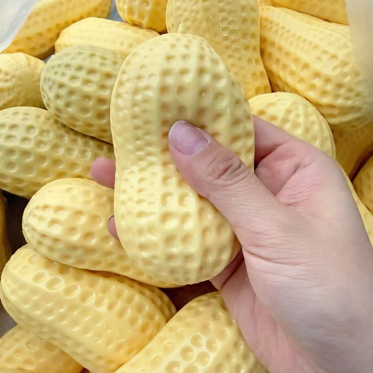 1pcs Big Size Peanut Squishy T - Party Games For Adults And Kids 评论和价格
